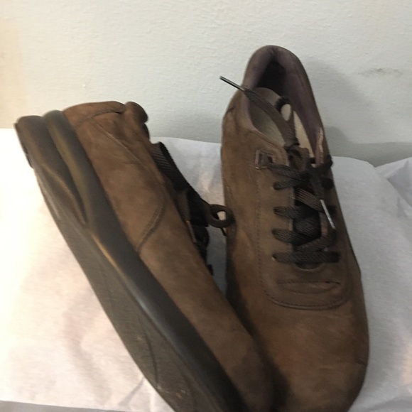 CANSFIELD BROWN SHOES 9 1/2 - Picture 2 of 4